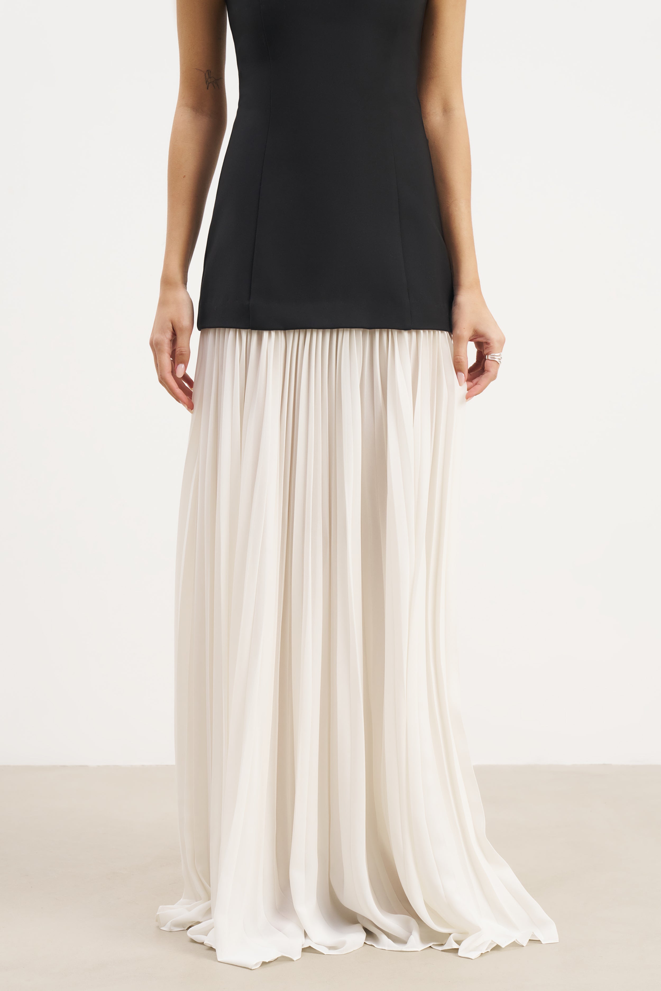 Structured Bodice Gown - Black/Cream