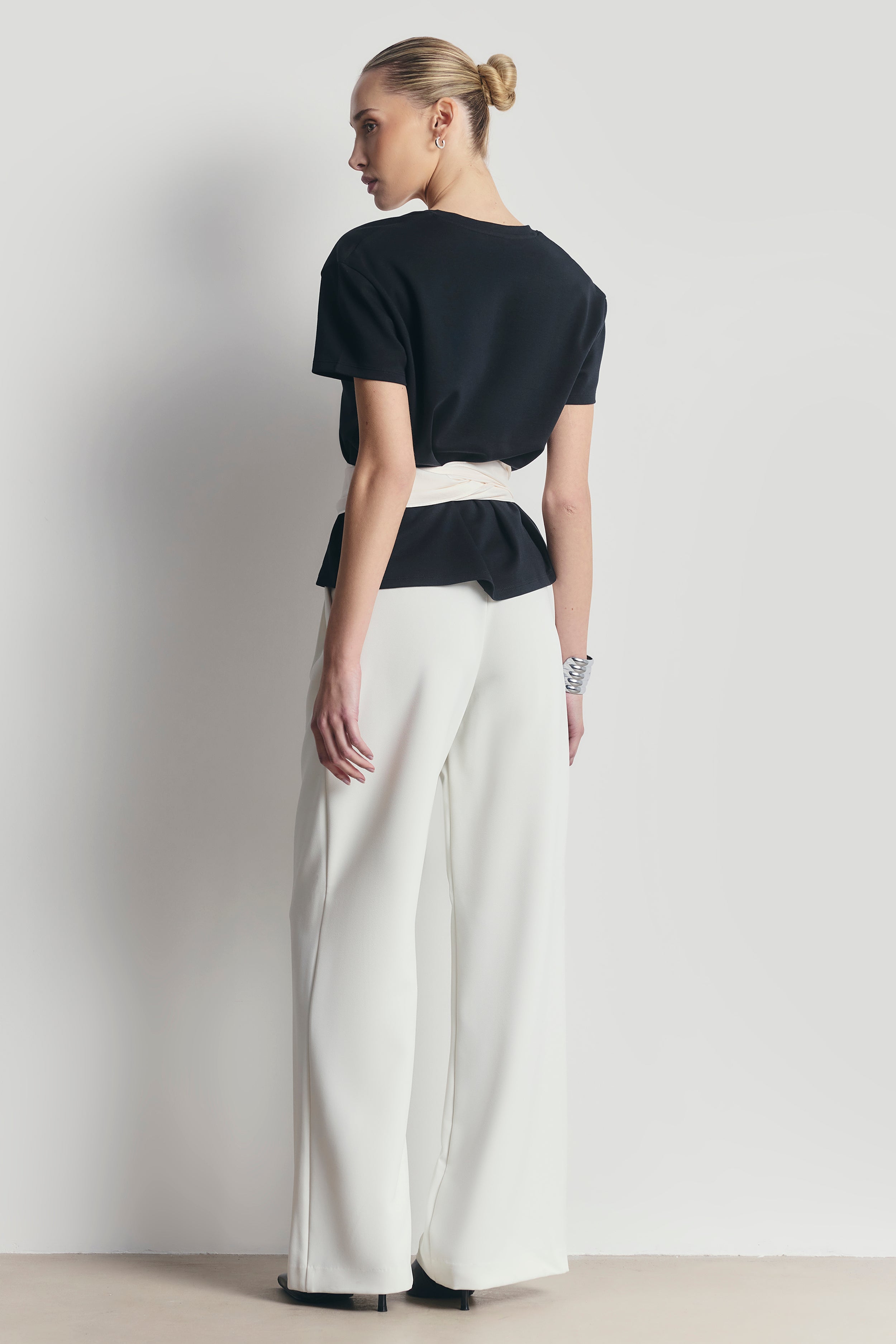 Classic V Neck T Shirt - Black