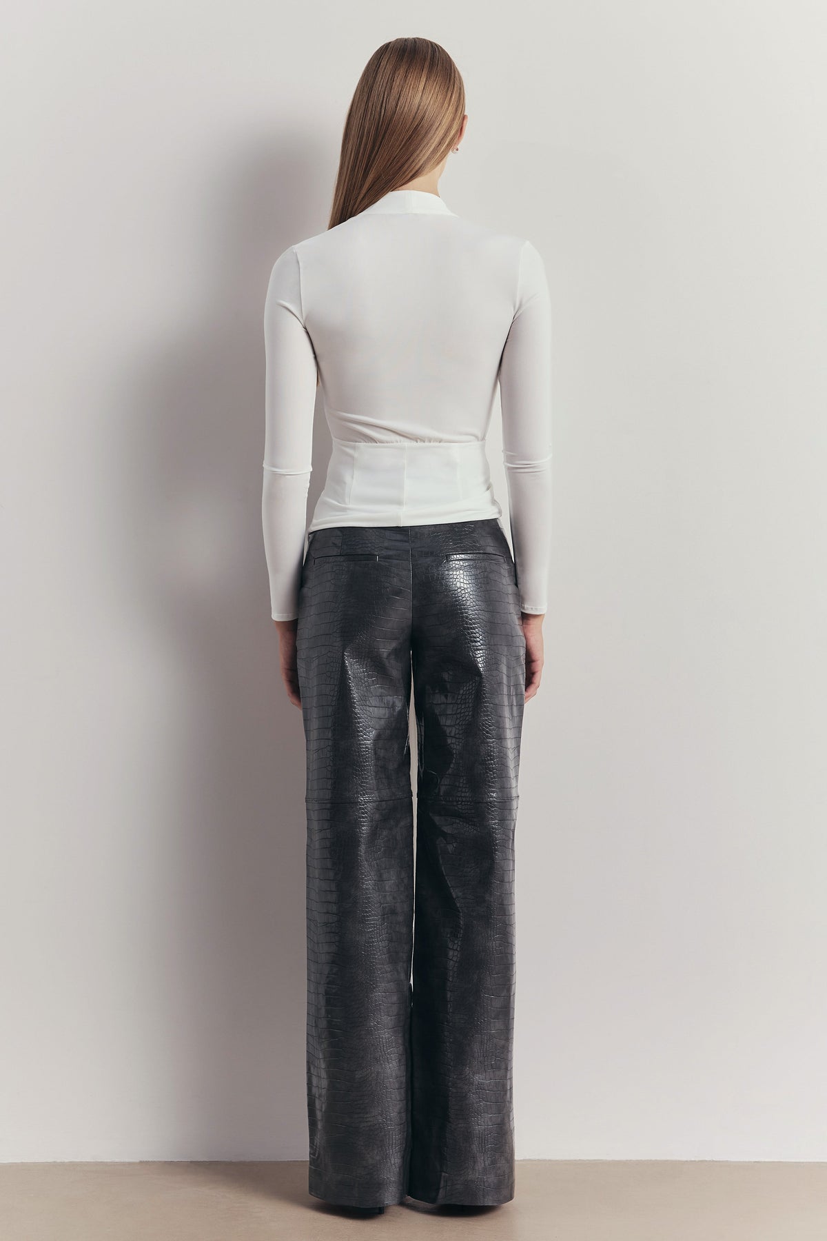 Longsleeve V Neck Tie Waist Top - White
