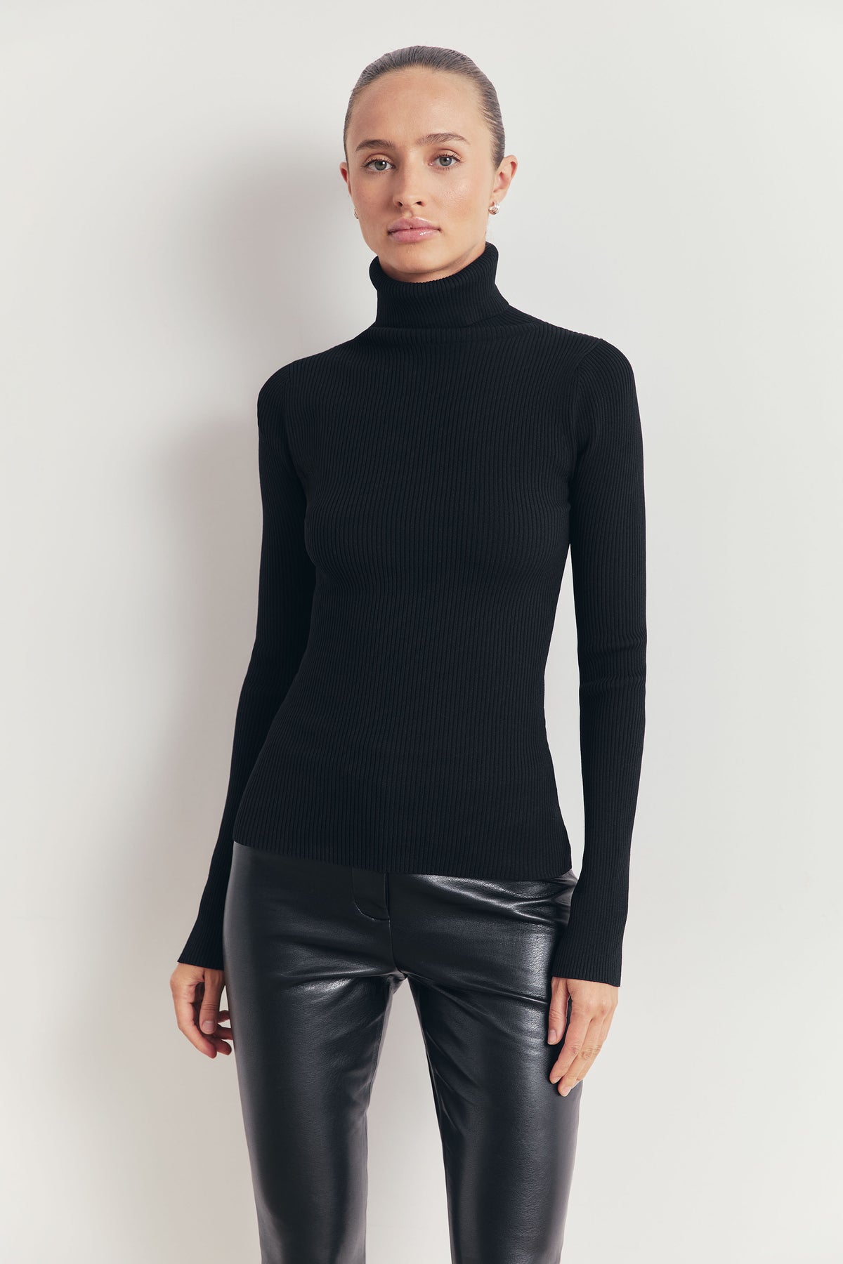 Ribbed Knit Turtleneck Jumper - Black