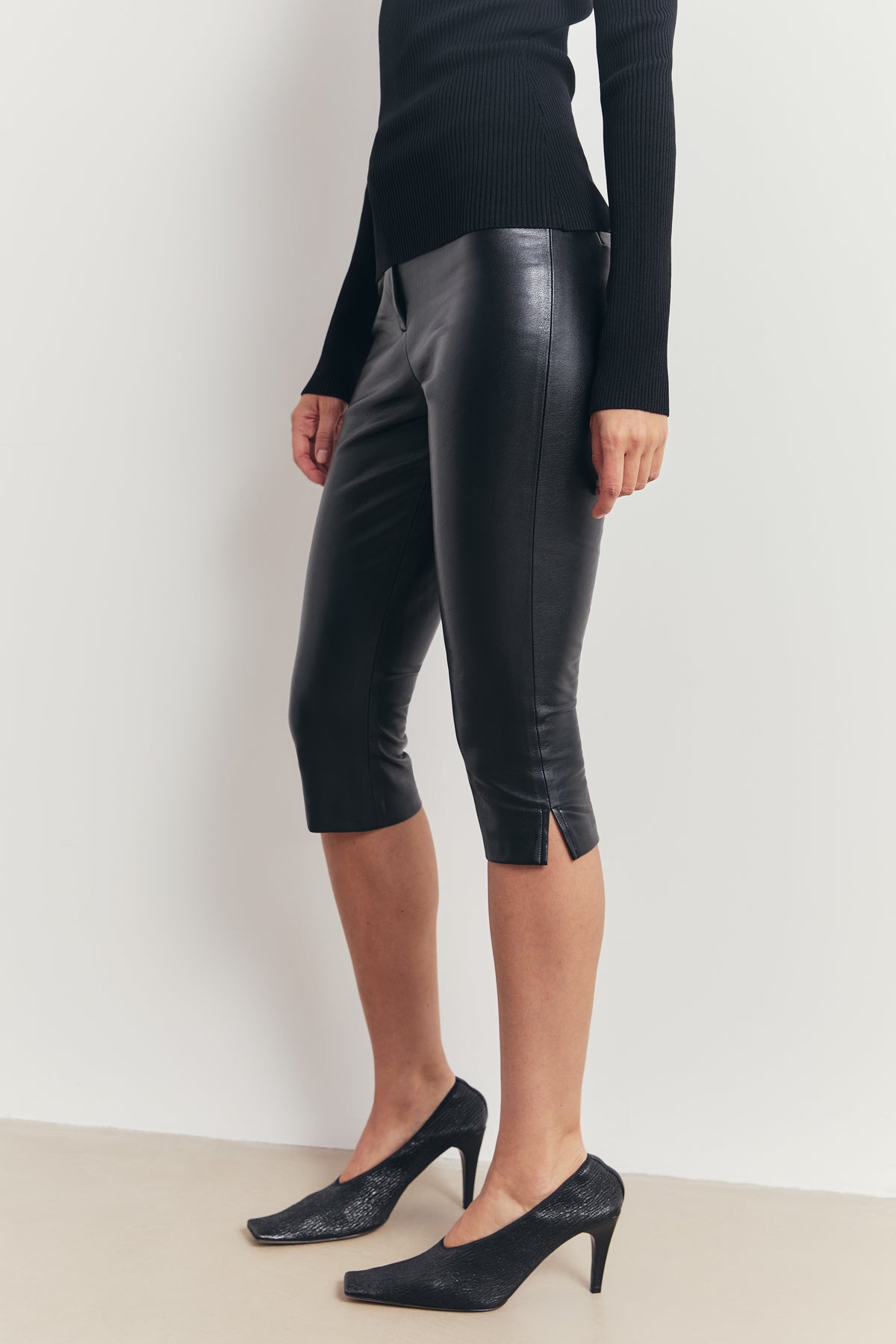 Tailored Leather Capri Leggings - Black