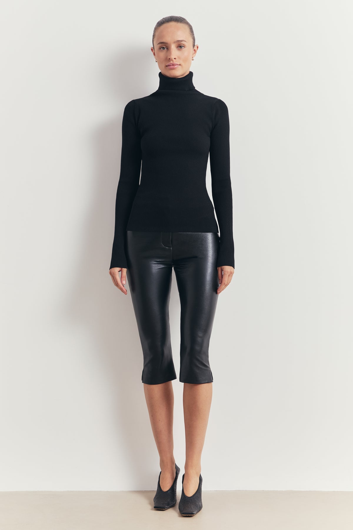 Tailored Leather Capri Leggings - Black